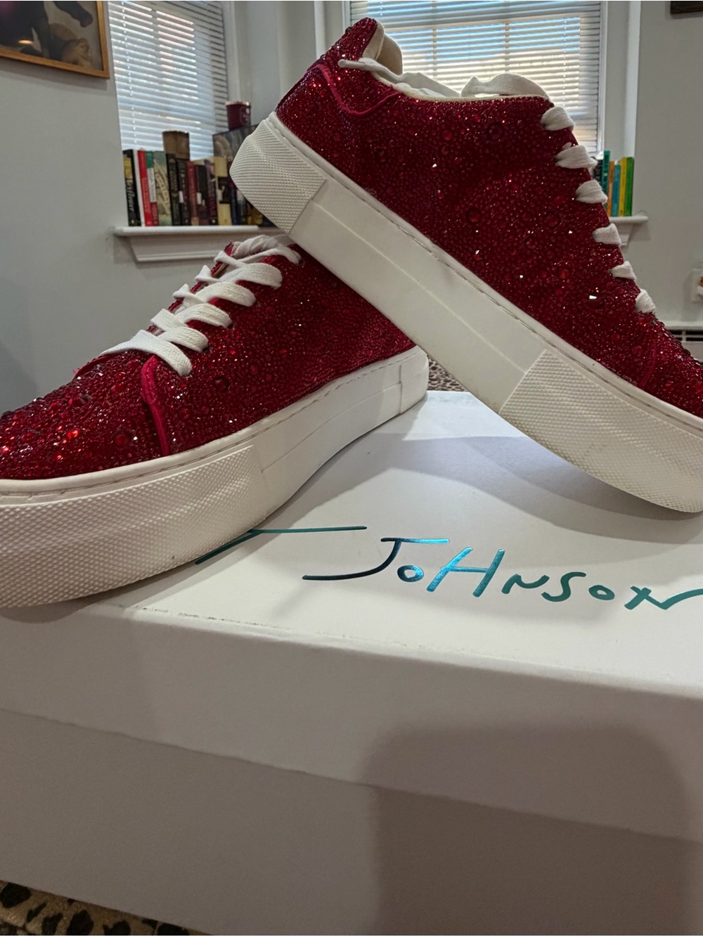 Like NEW BETSEY JOHNSON Red Glitter Platform Sneakers for Women size 7
